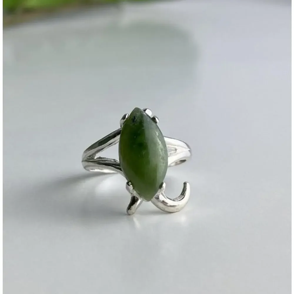 925 Sterling Silver Green Nephrite Ring Size 6.5